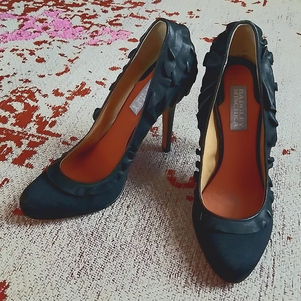Badgley Mischka Black Ruffle Heels